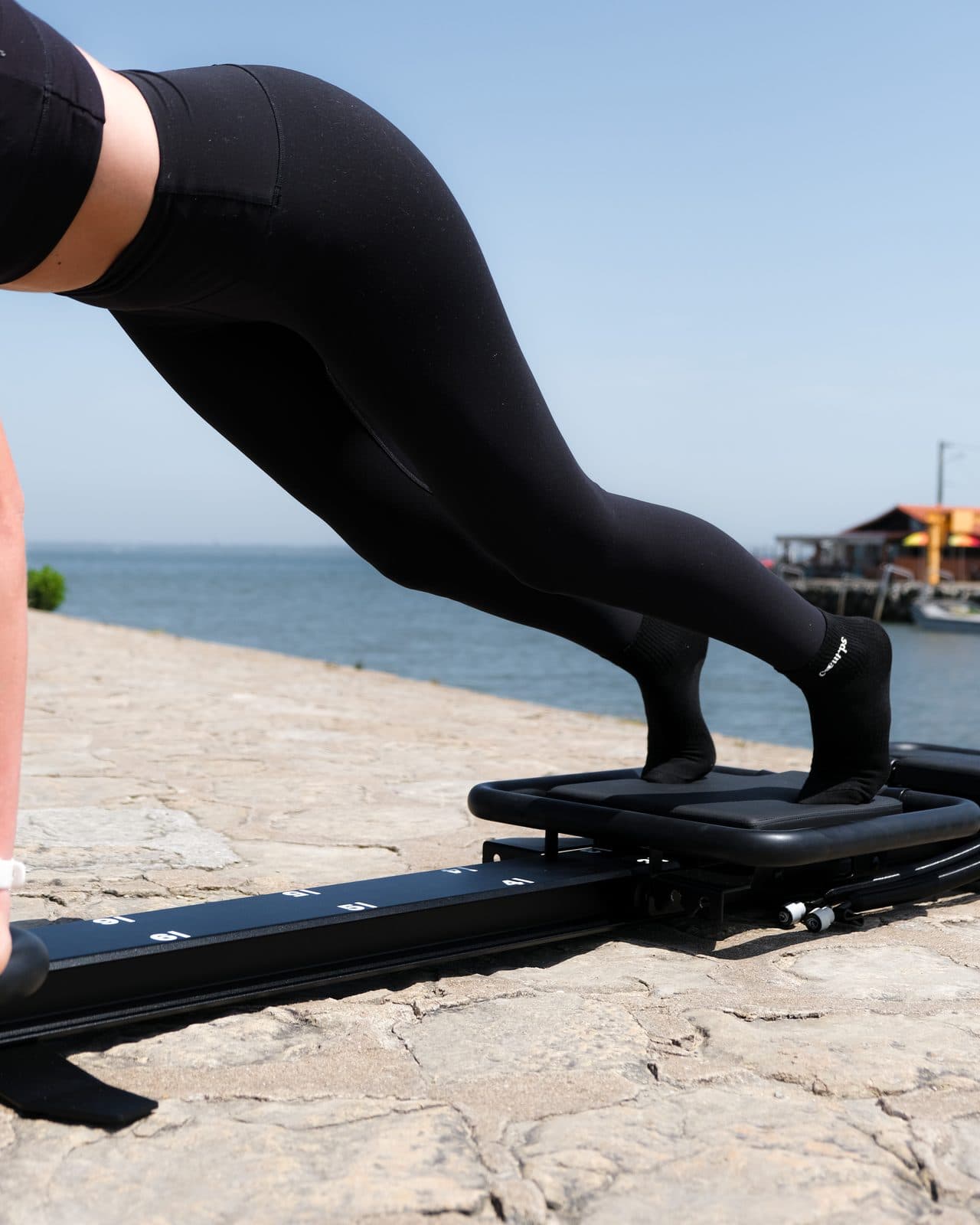 Détail du rail gradué et du chariot du Microformer Deluxe pendant un gainage